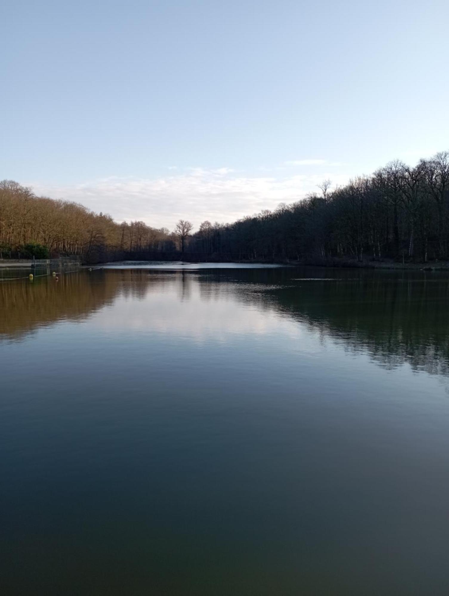 Hotel Ibis Les Etangs Des Moines Fourmies Exteriér fotografie