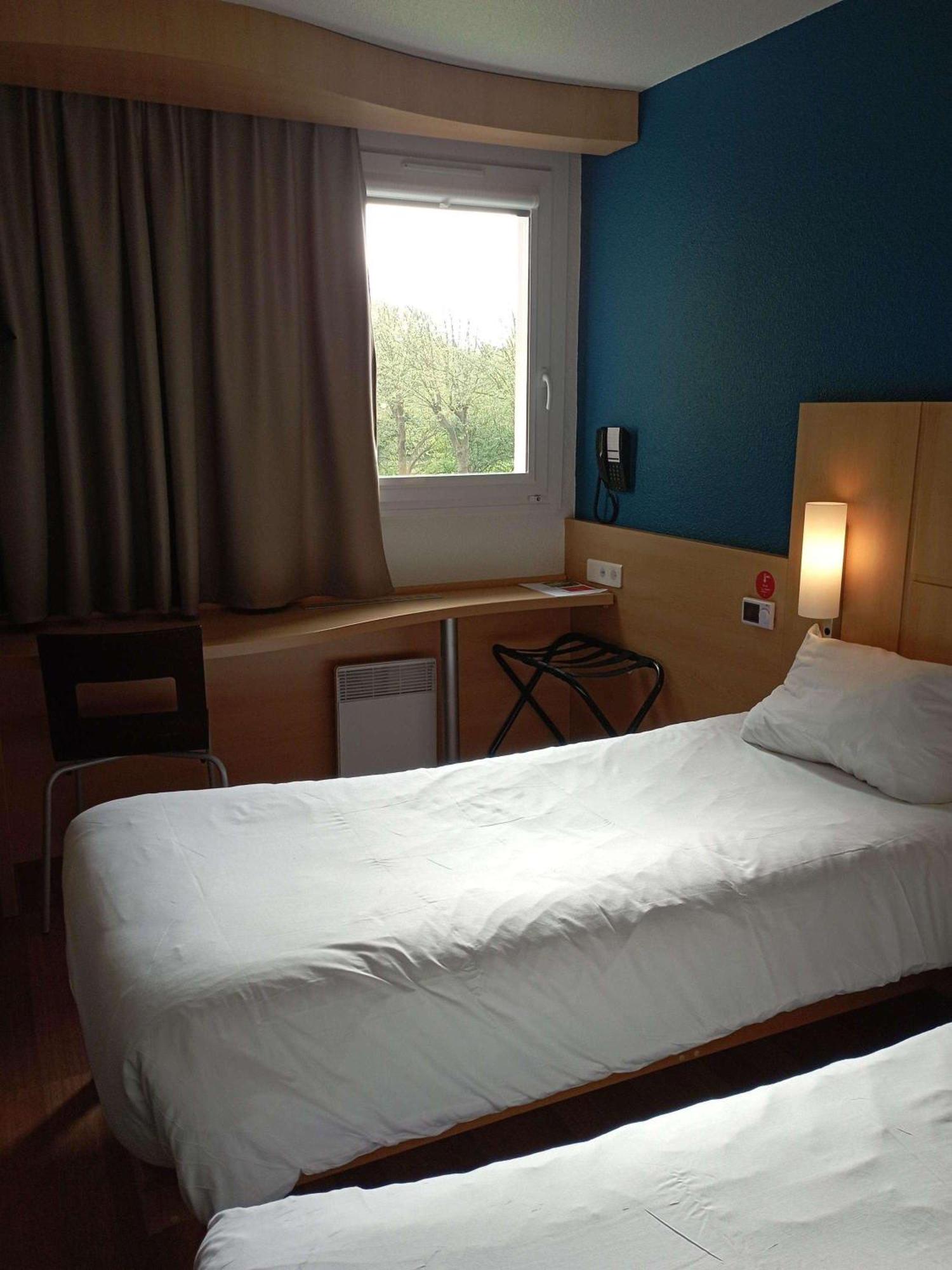 Hotel Ibis Les Etangs Des Moines Fourmies Exteriér fotografie